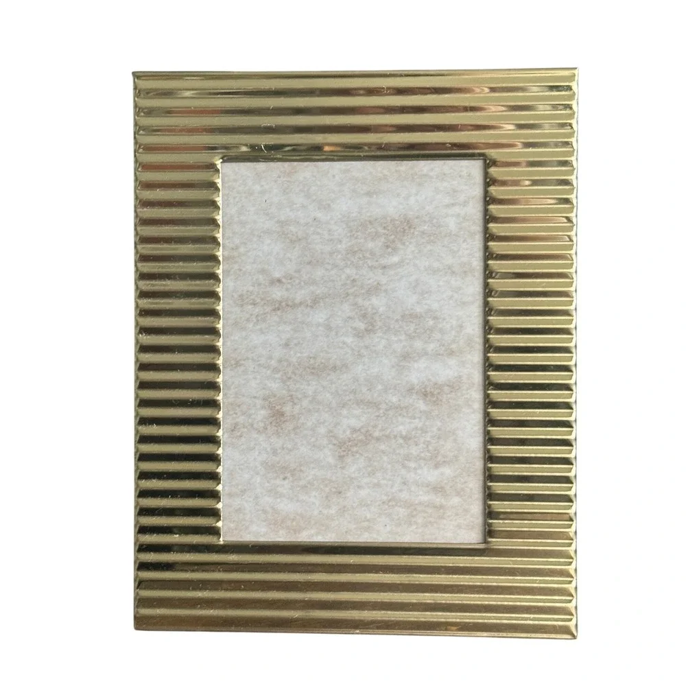 Vintage Gold Ribbed Metal Picture Photo Frame 5x7 Art Deco Modern